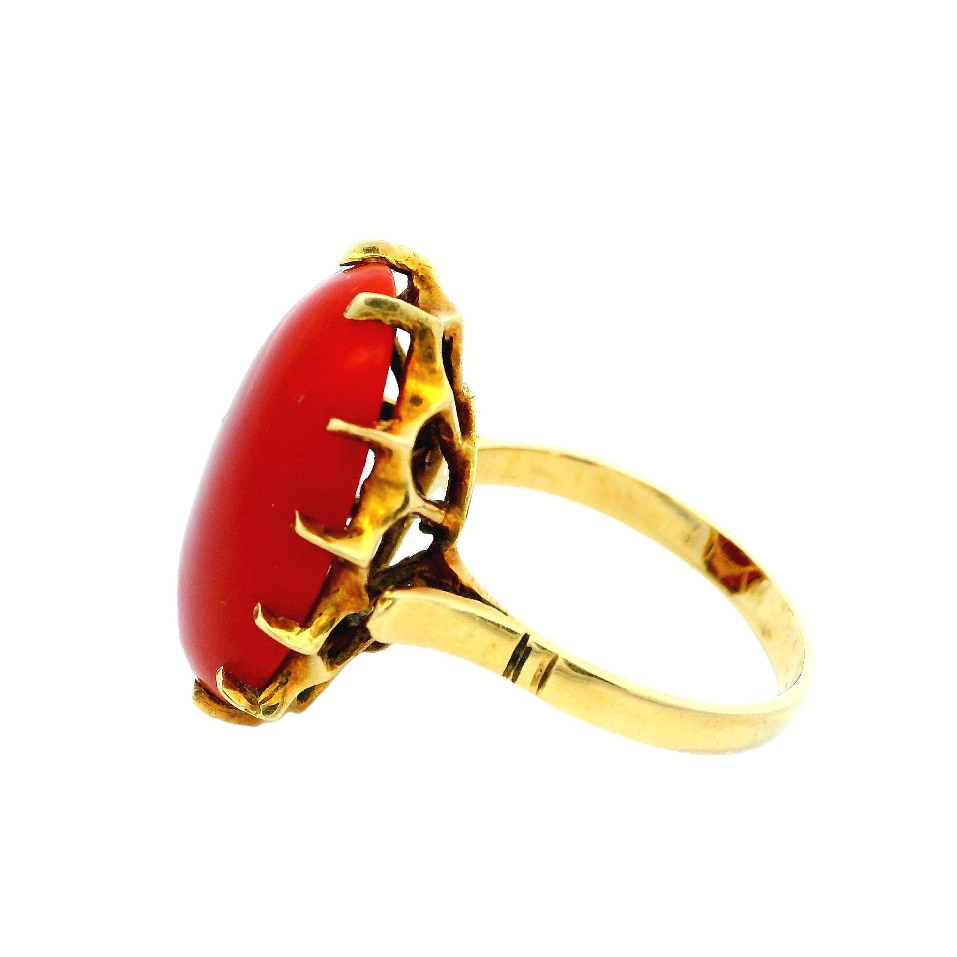 18K Yellow Gold Ring W/10Ct Coral