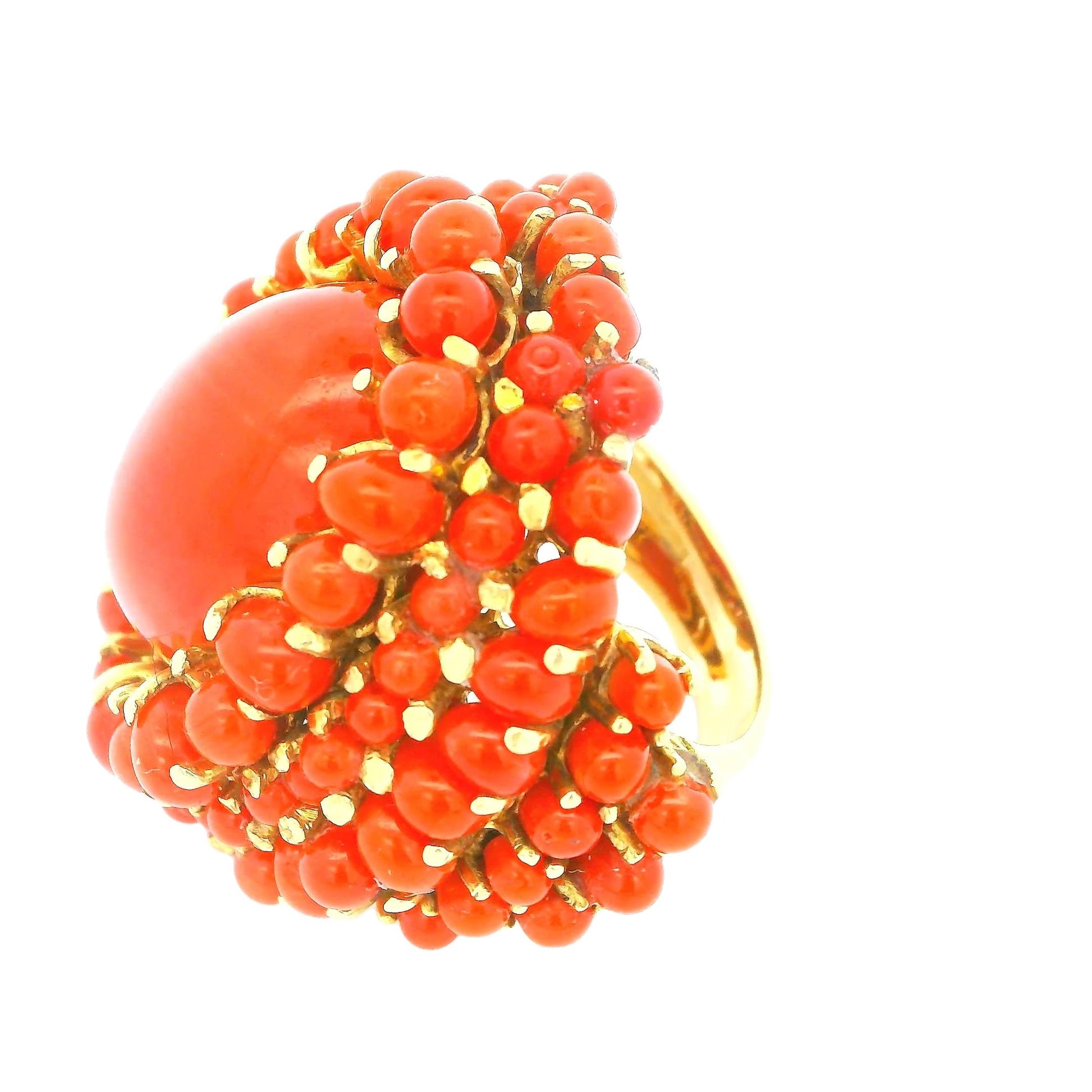 18K Yellow Gold Ring Coral Pave