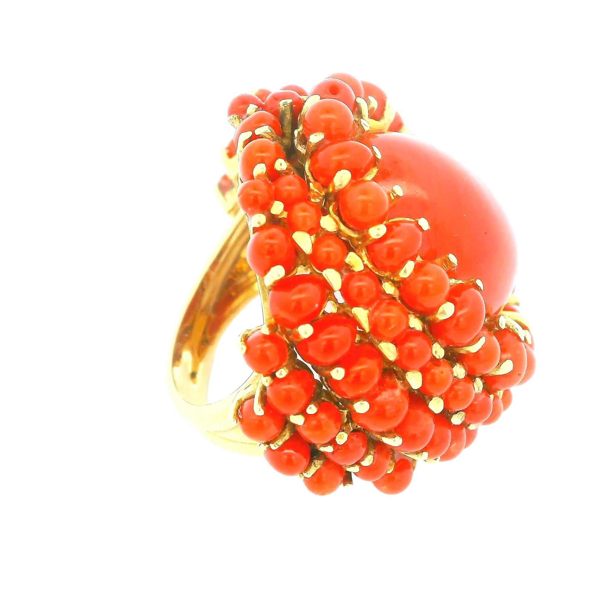 18K Yellow Gold Ring Coral Pave