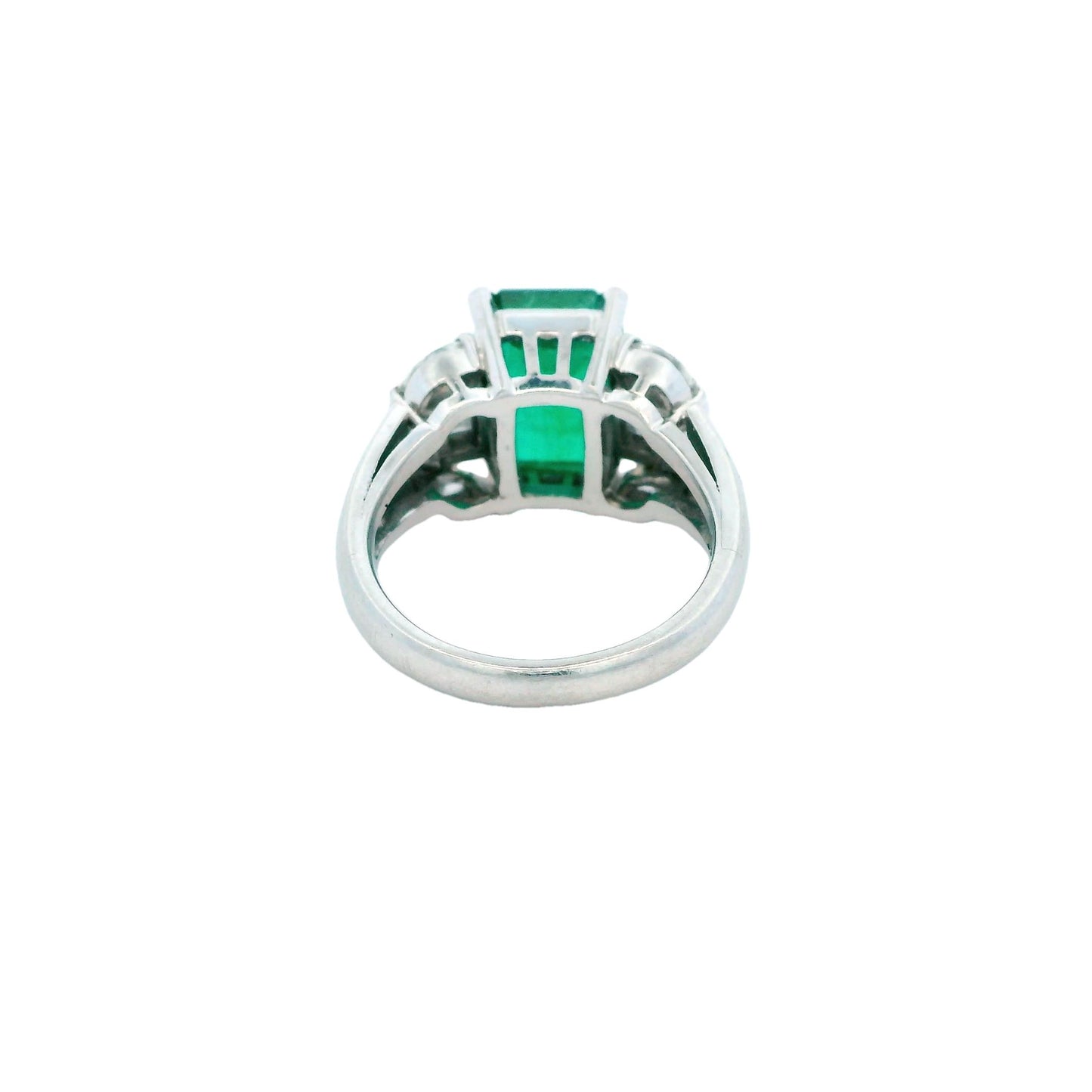 Emerald Solitaire Ring With Diamonds